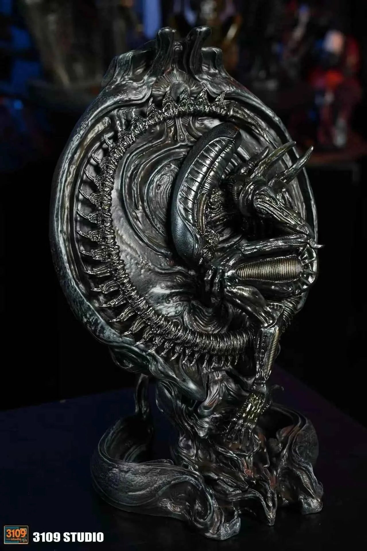 Alien 3109 Studio Totem Series Alien Origin Resin Statue