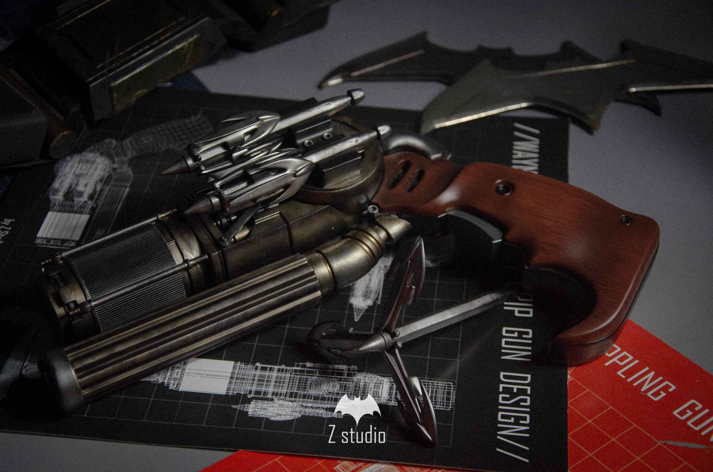 DC Comics ~ Z Studio ~ Batman Weapon ~ Cosplay Accessory - Santoryu Resins Collectors