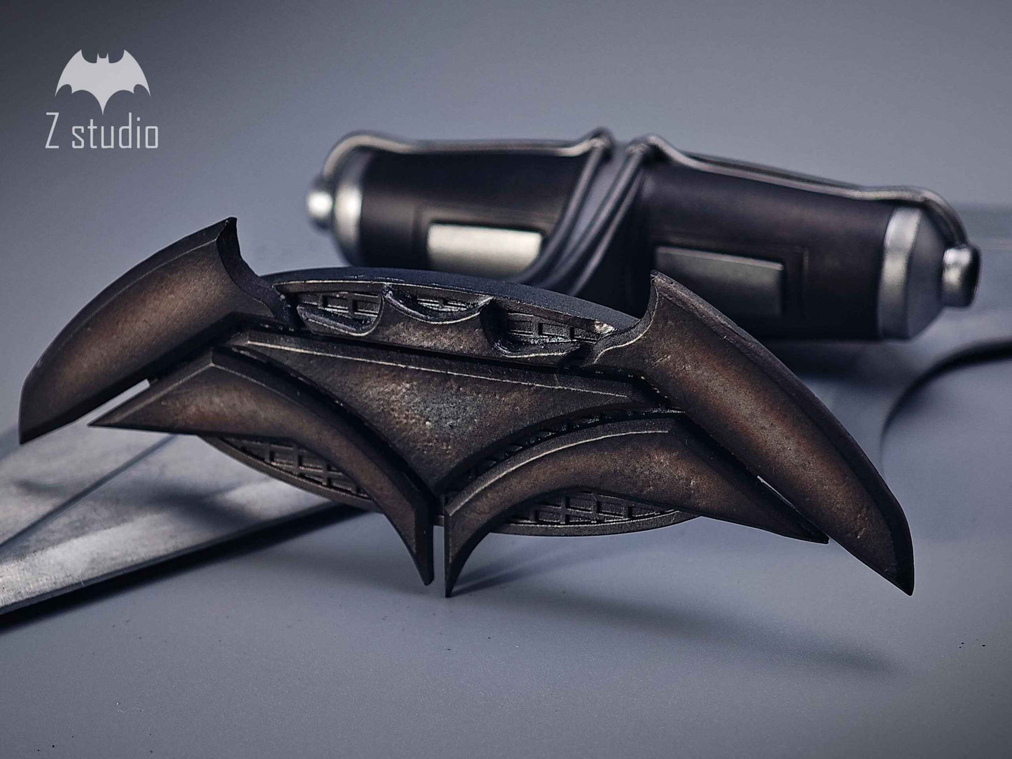DC Comics ~ Z Studio ~ Batman Weapon ~ Cosplay Accessory - Santoryu Resins Collectors