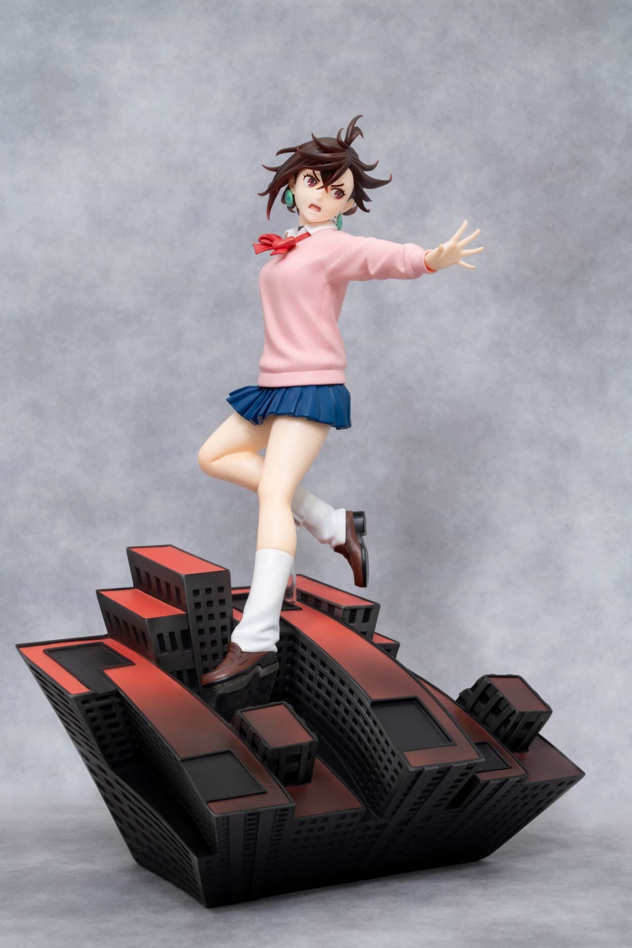 Dandadan Taito Ayase Momo Dressta Licensed PVC Figure