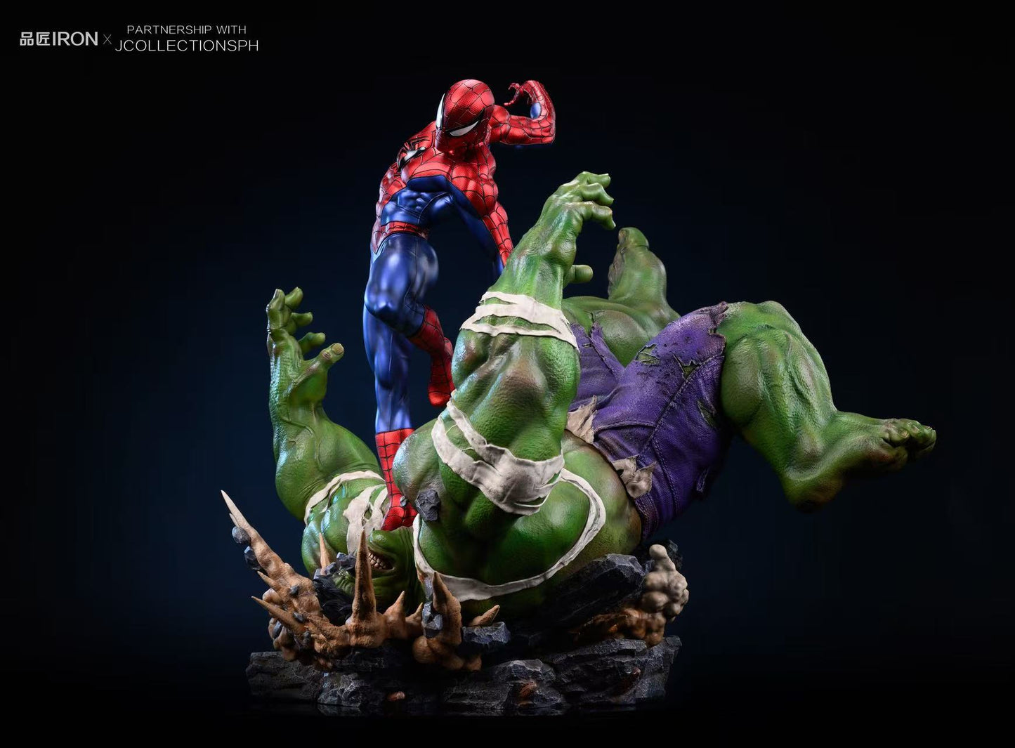 Marvel Iron Studio Spider-Man vs Hulk MQ065 Licensed Resin Statue