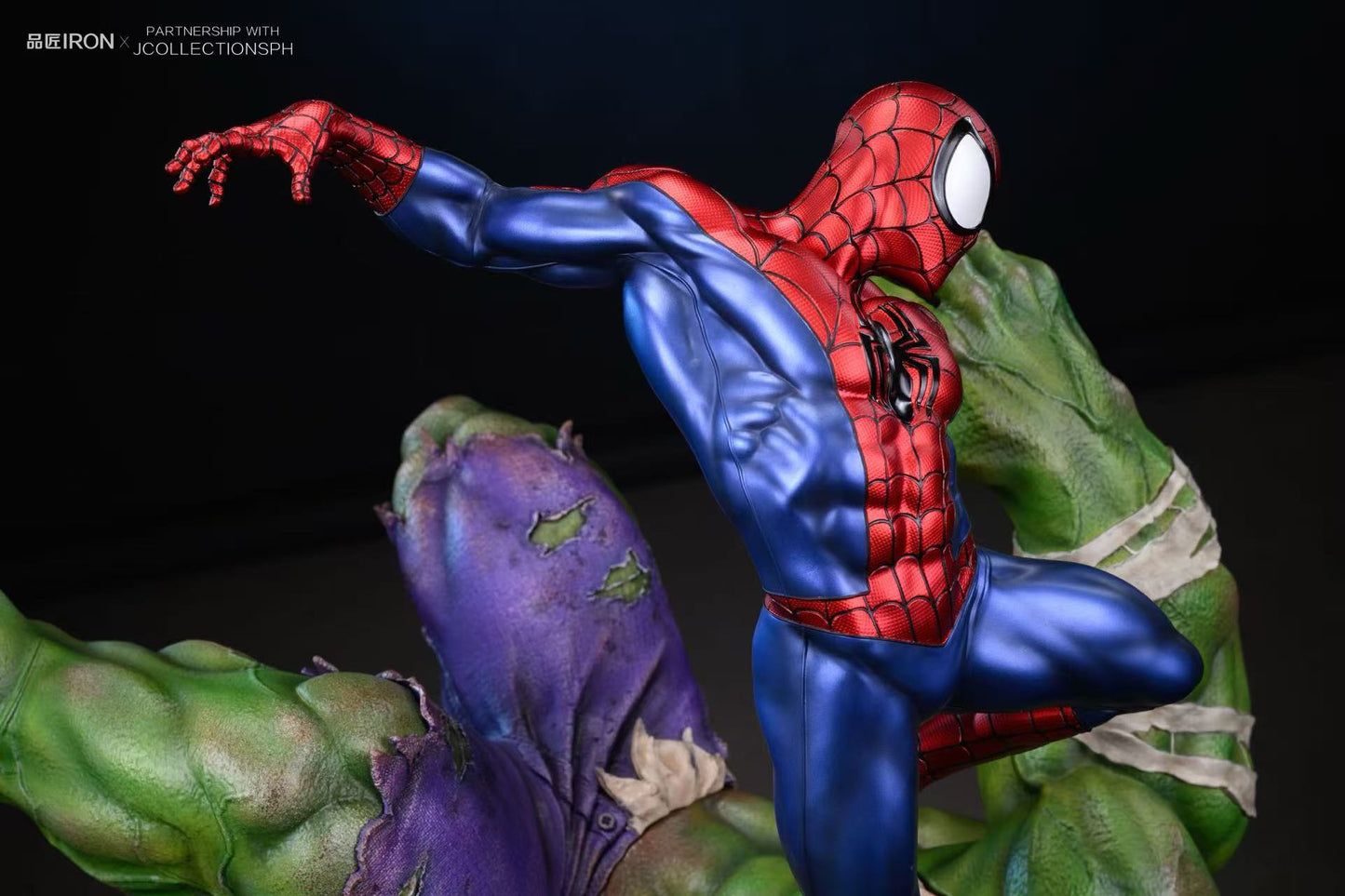 Marvel Iron Studio Spider-Man vs Hulk MQ065 Licensed Resin Statue