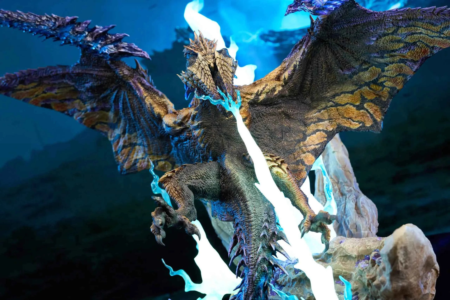 Monster Hunter Roaring Wild Studio Limited Rey Dau Resin Statue