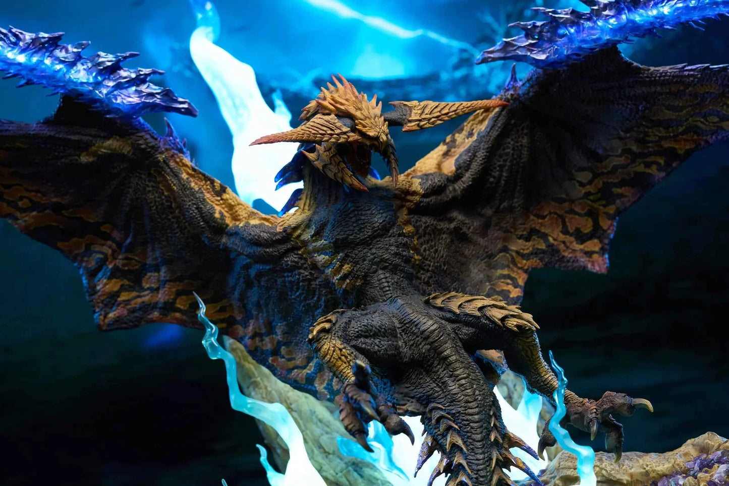 Monster Hunter Roaring Wild Studio Limited Rey Dau Resin Statue