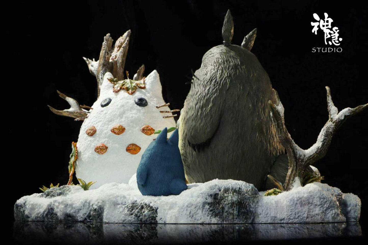 My Neighbor Totoro Shen Yin Studio TotoroPlaytime in the Snow Resin Statue