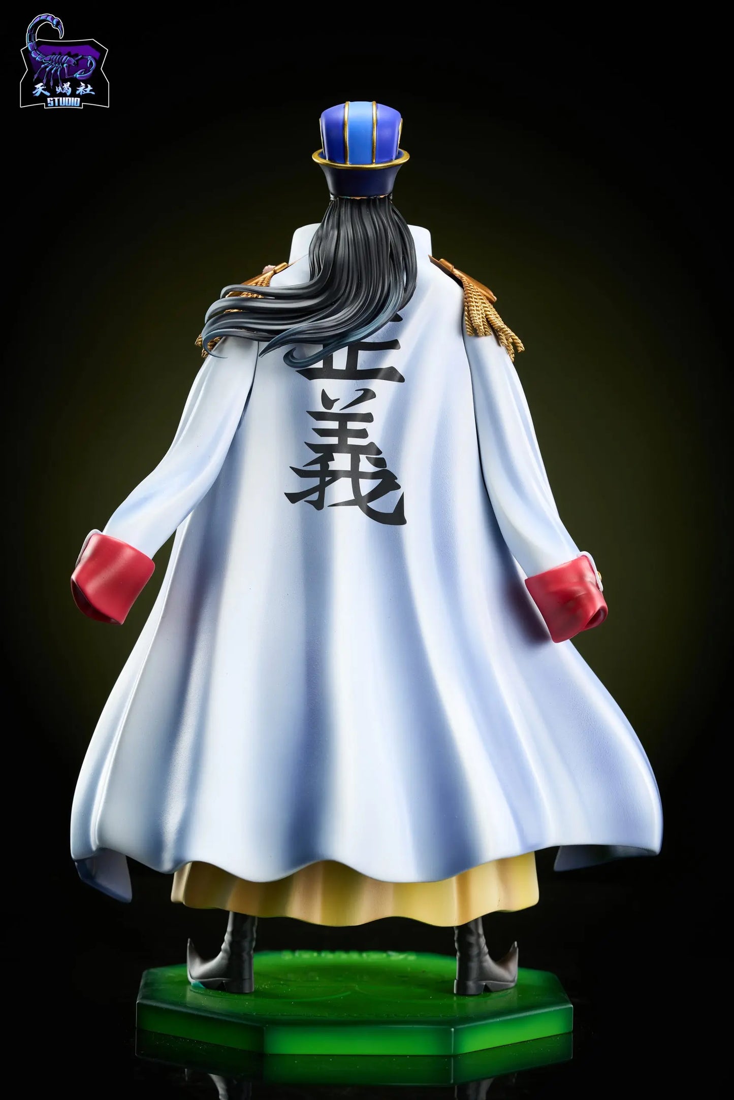 One Piece Tian Xie She Studio Vice Admiral Komei Resin Statue