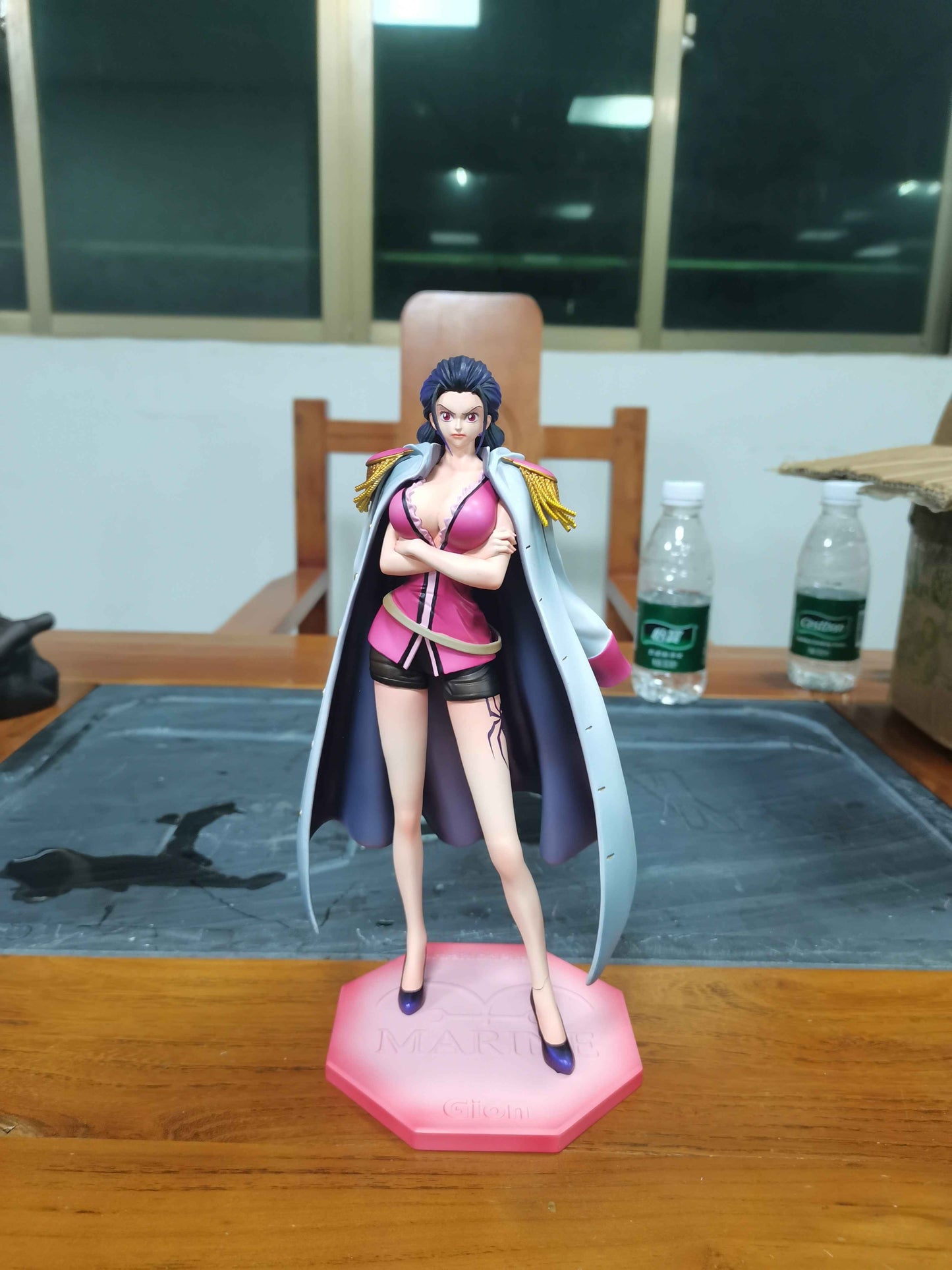 One Piece Tian Xie She & New Century Studio Vice Admiral Gion Momousagi Resin Statue