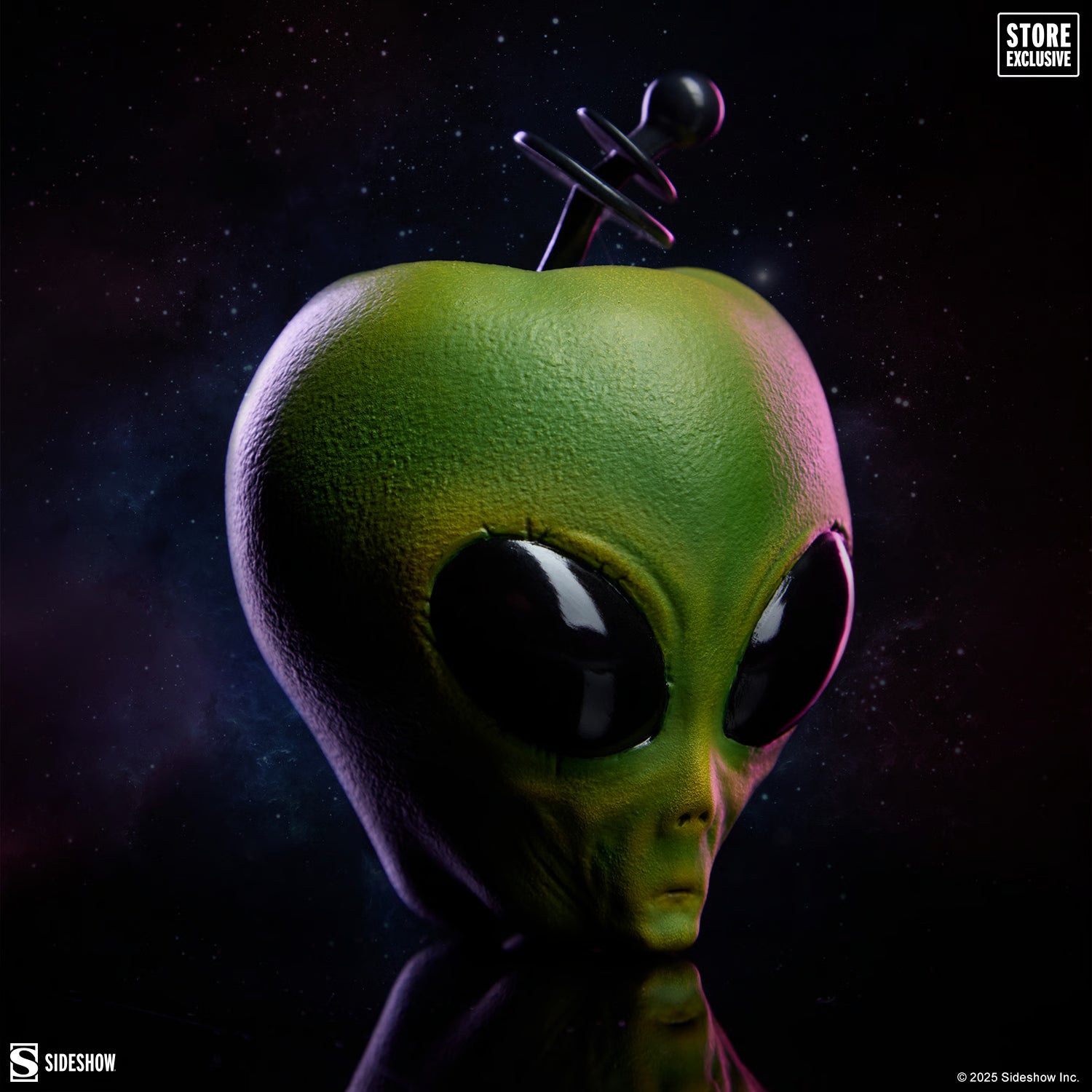Original Design Sideshow Collectibles Alien Apple 700252 & 7002522 Licensed Resin Statue