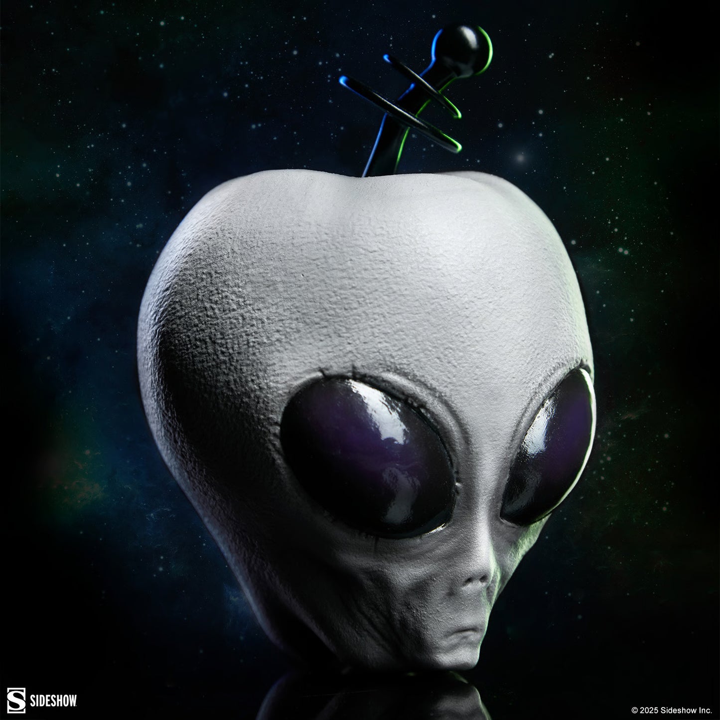 Original Design Sideshow Collectibles Alien Apple 700252 & 7002522 Licensed Resin Statue