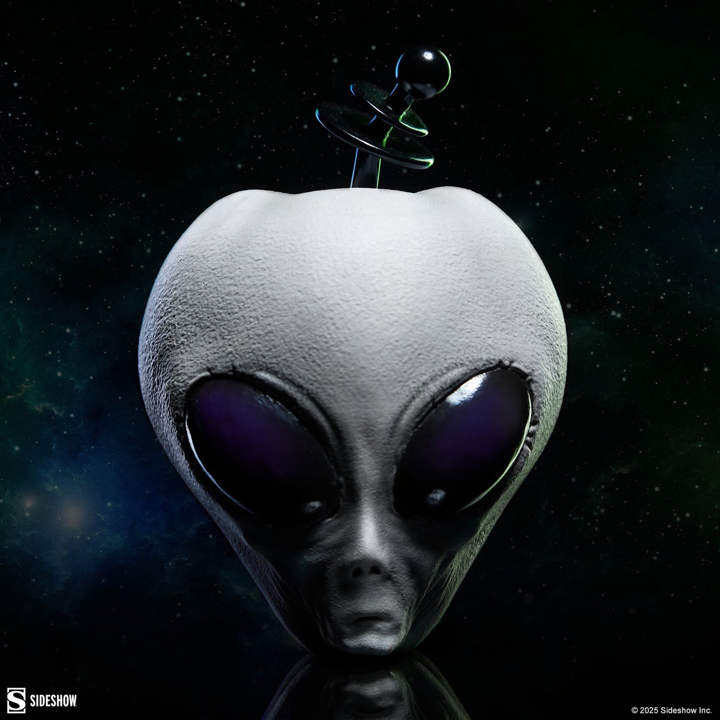 Original Design Sideshow Collectibles Alien Apple 700252 & 7002522 Licensed Resin Statue
