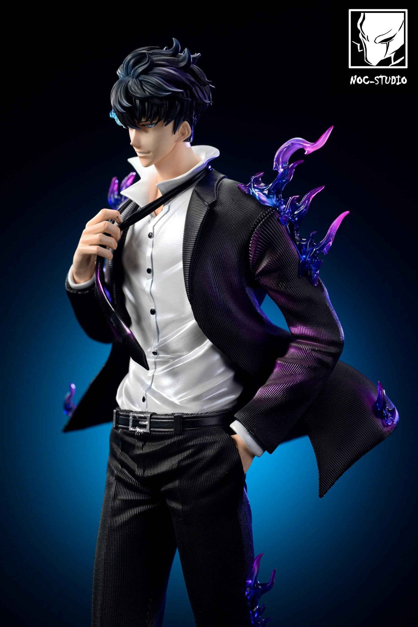 Solo Leveling Noc Studio Shadow Monarch Sung Jin Woo in Suit Resin Statue