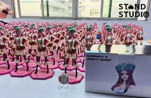 One Piece ~ Stand Studio ~ Jewelry Bonney ~ Resin Statue - Santoryu Resins Collectors