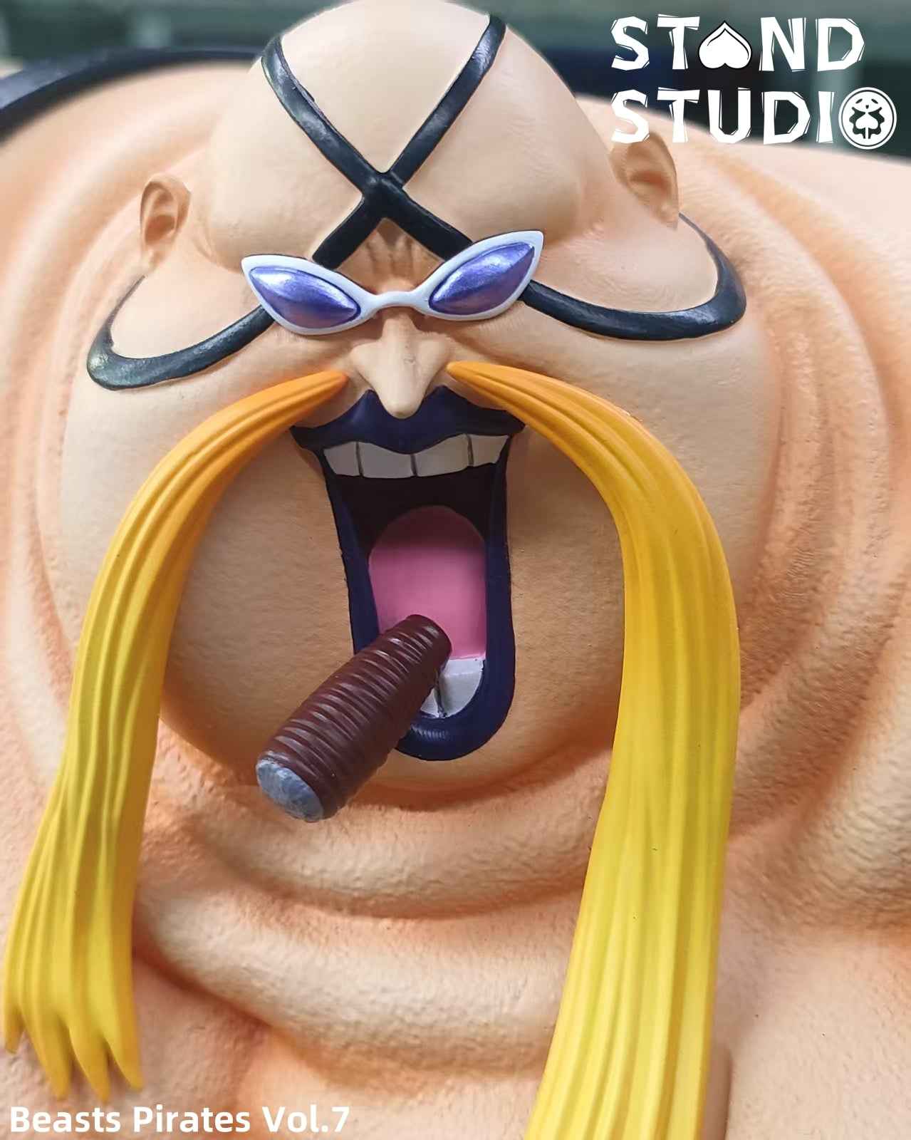 One Piece Stand Studio Queen Resin Statue - Santoryu Resins Collectors