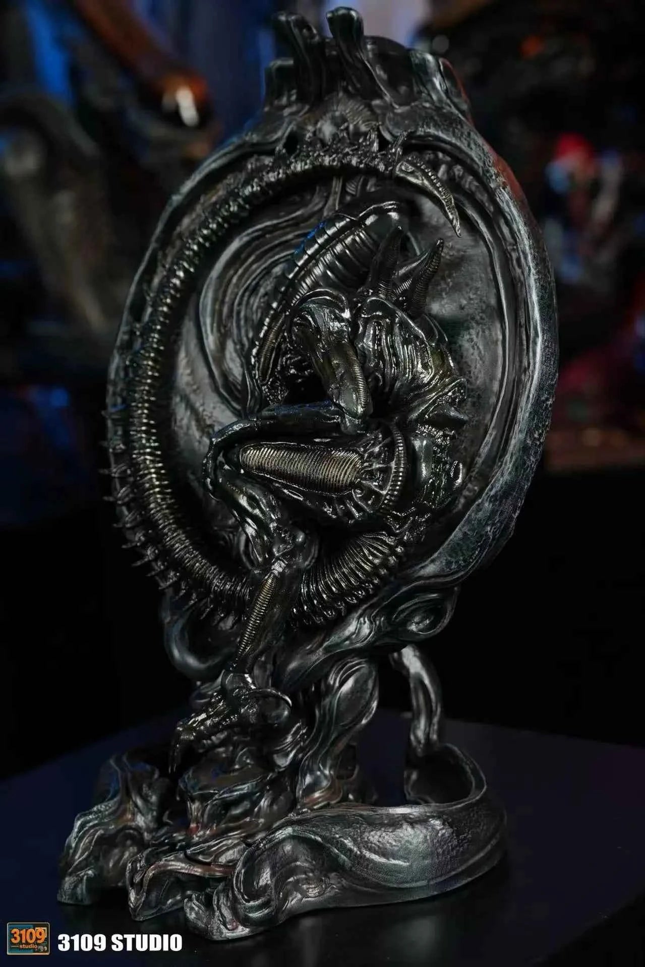 Alien 3109 Studio Totem Series Alien Origin Resin Statue