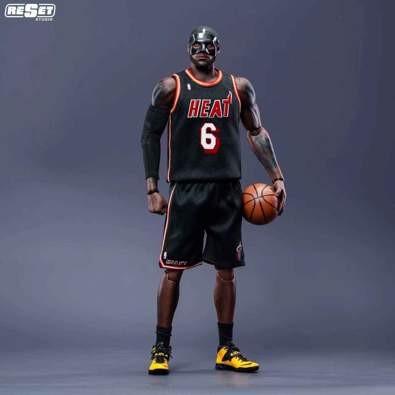 Celebrity Figure ReSet Studio NBA LeBron James 1/6 Action Figure (3rd party)