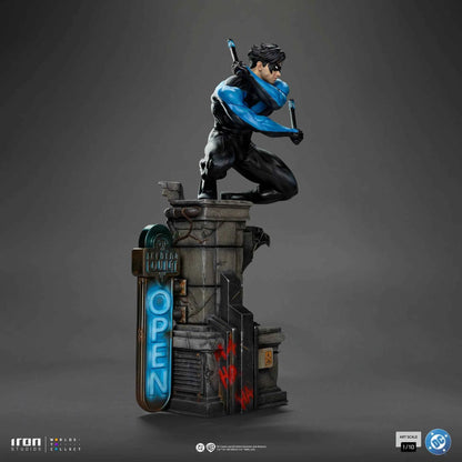 DC Comics Iron Studios Nightwing DCCDCG128525-10 1/10 Licensed Resin Statue