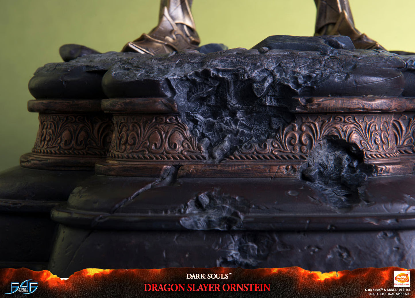 Dark Souls First 4 Figures Dragon Slayer Ornstein DSORNR Licensed Resin Statue