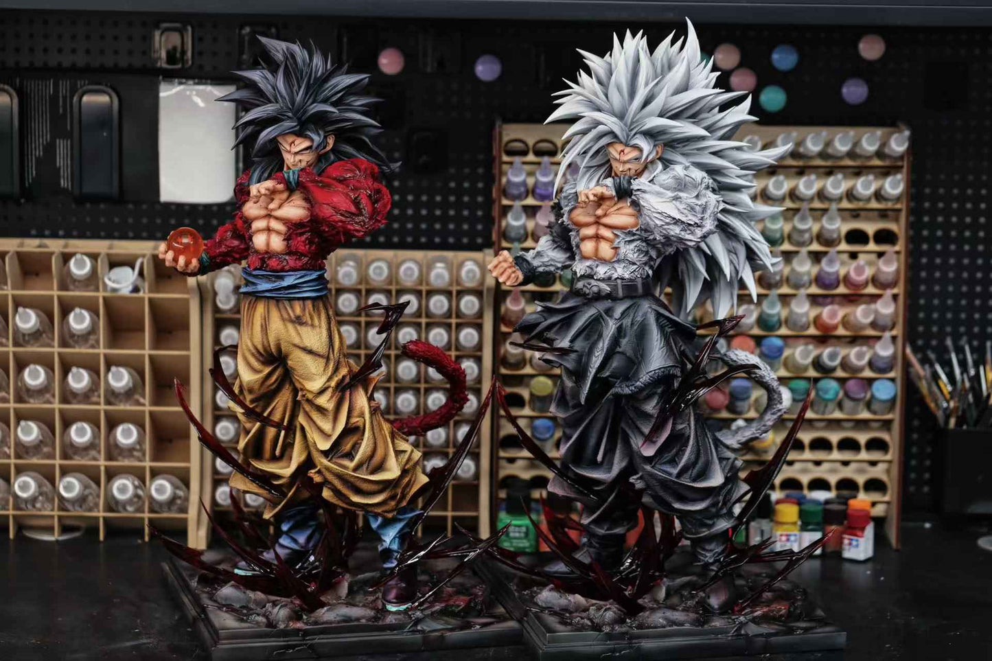 Dragon Ball Kuang Feng Studio Son Goku SJ4 & SSJ5 Resin Statue