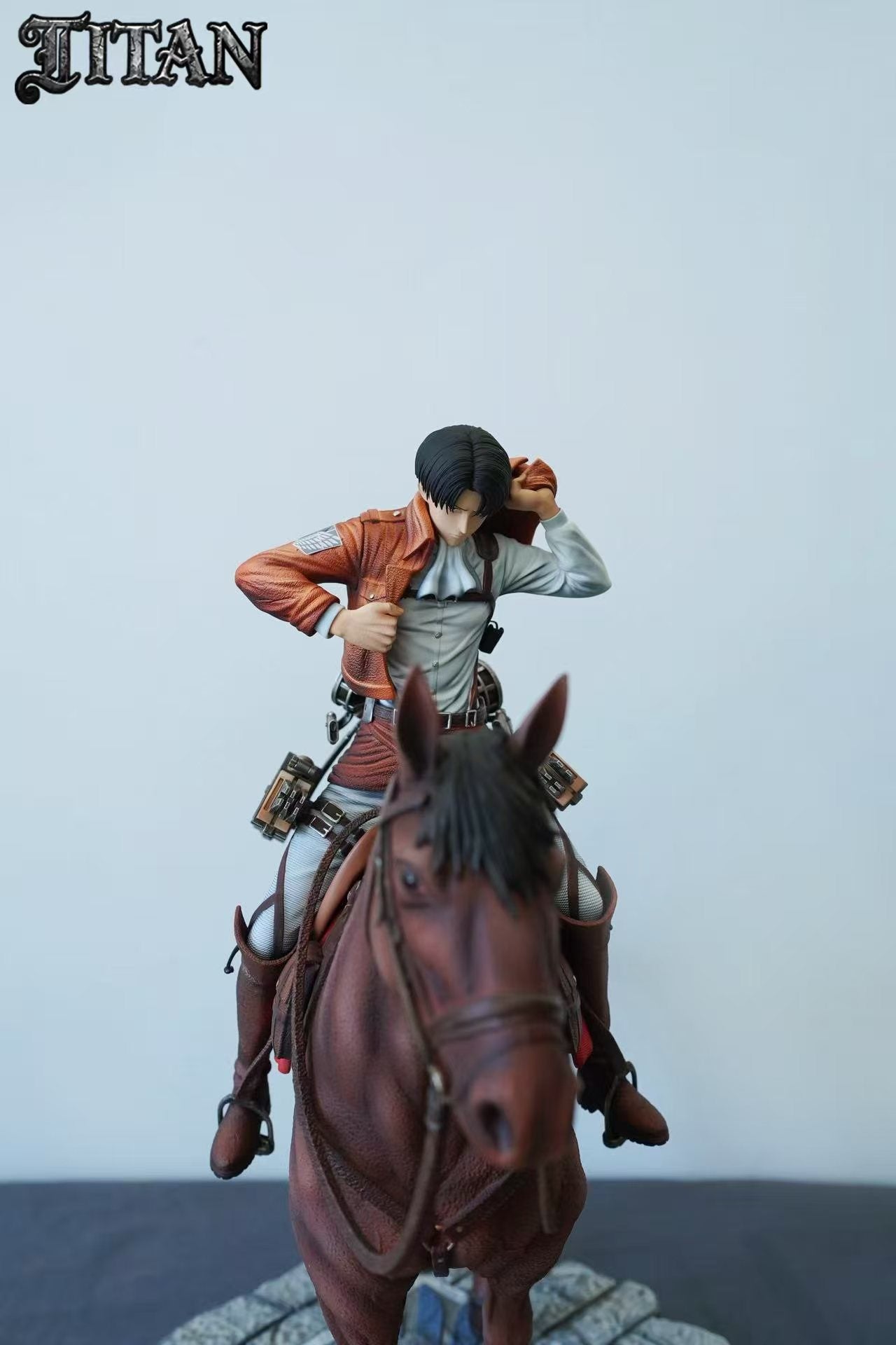 Attack on Titan Saoirse Studio Go Captain Levi Ackerman Resin Statue