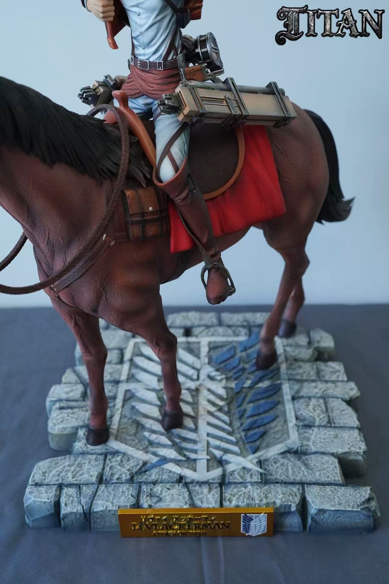 Attack on Titan Saoirse Studio Go Captain Levi Ackerman Resin Statue