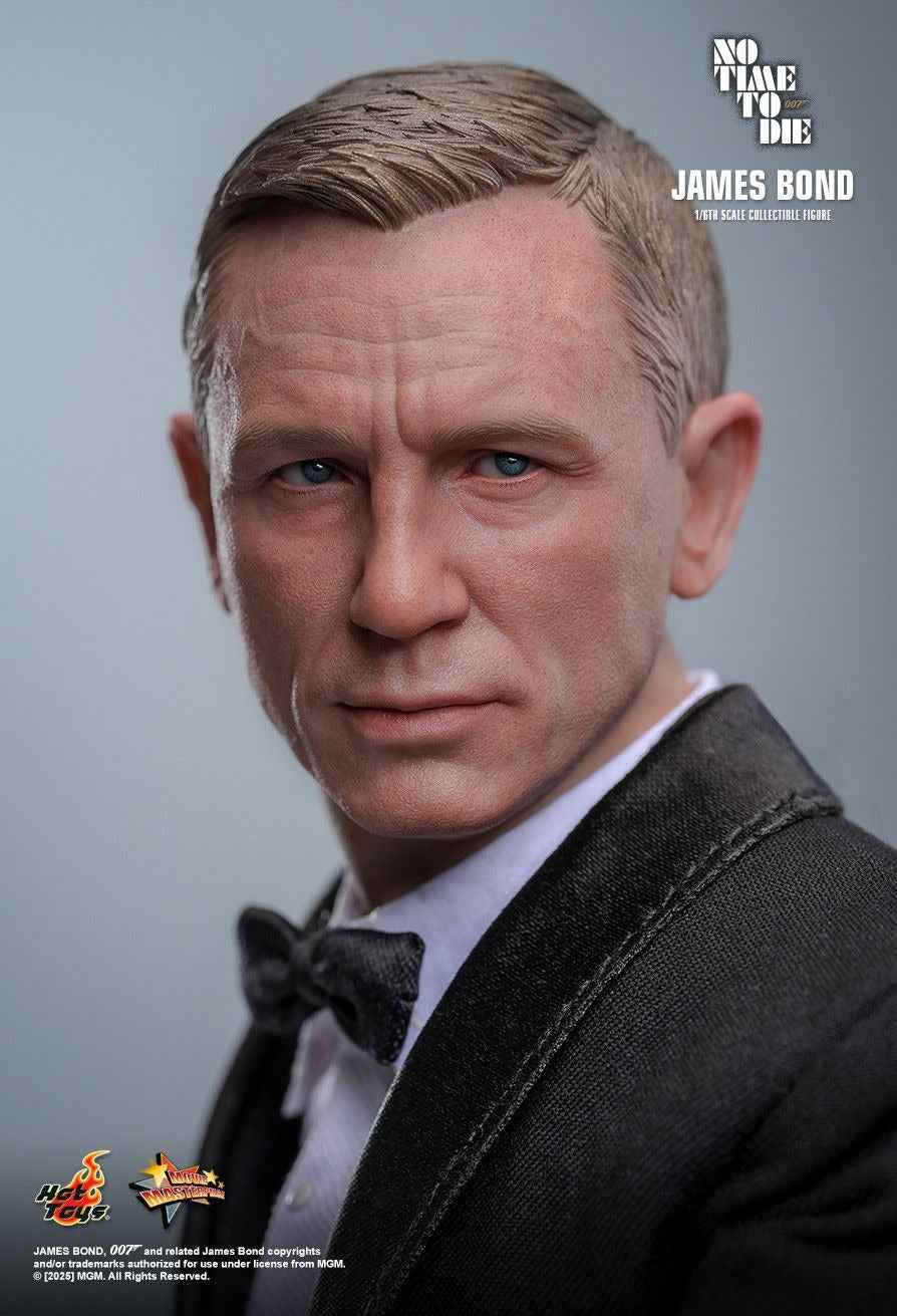 James Bond Hot Toys No Time To Die James Bond MMS803 Licensed Action Figure