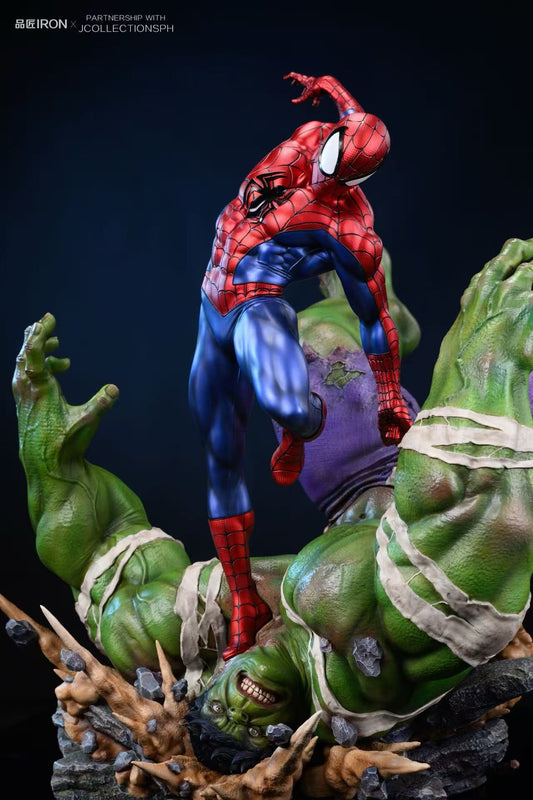 Marvel Iron Studio Spider-Man vs Hulk MQ065 Licensed Resin Statue