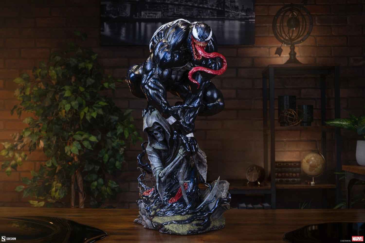 Marvel Sideshow Collectibles Venom 300912 Licensed Resin Statue