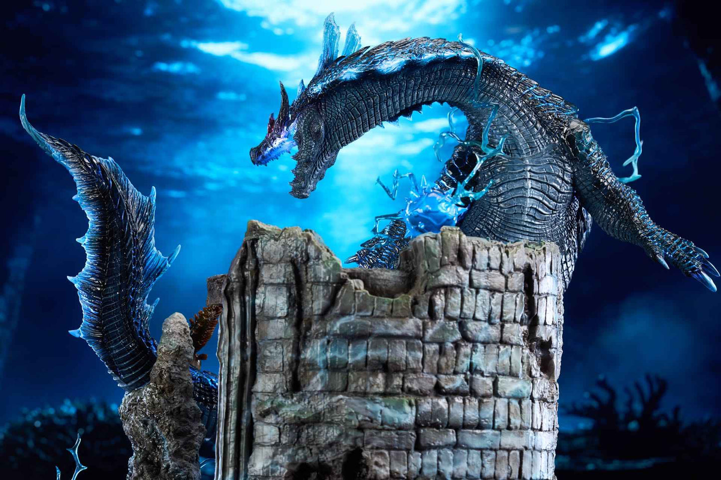 Monster Hunter Roaring Wild Studio Lagiacrus & Abyssal Lagiacrus Resin Statue