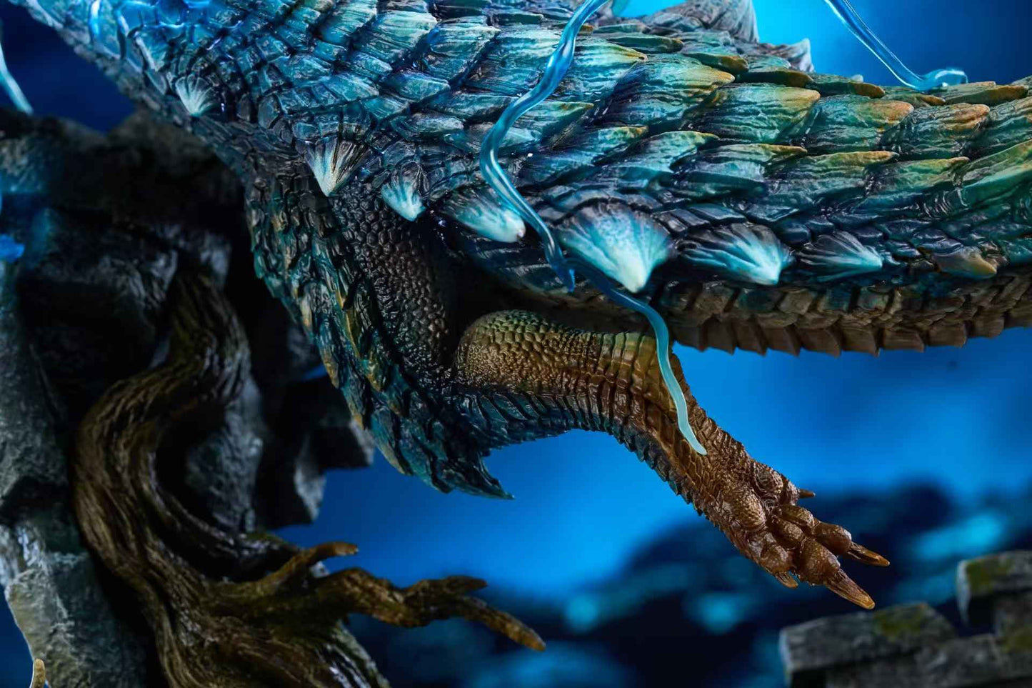 Monster Hunter Roaring Wild Studio Lagiacrus & Abyssal Lagiacrus Resin Statue