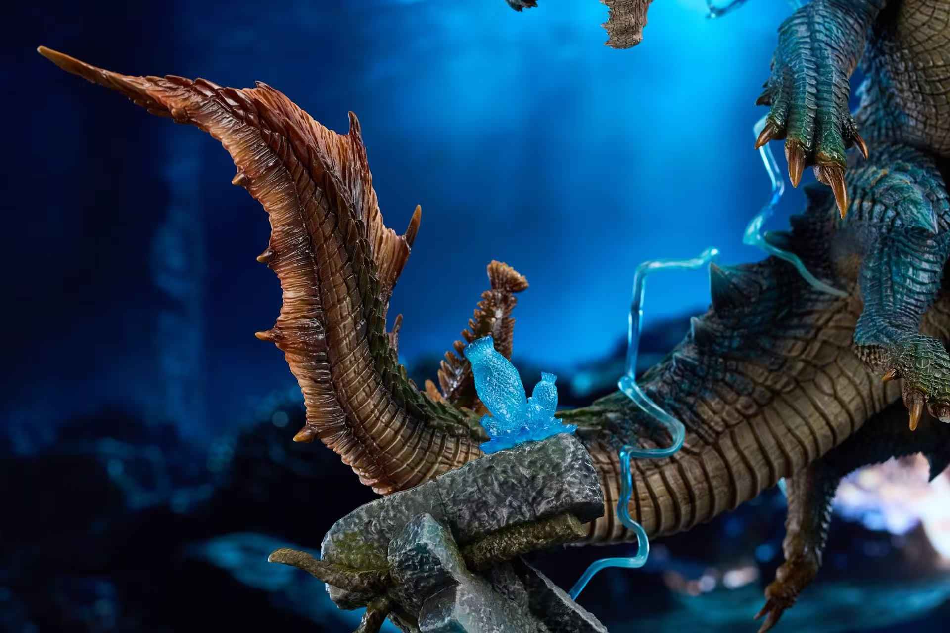 Monster Hunter Roaring Wild Studio Lagiacrus & Abyssal Lagiacrus Resin Statue