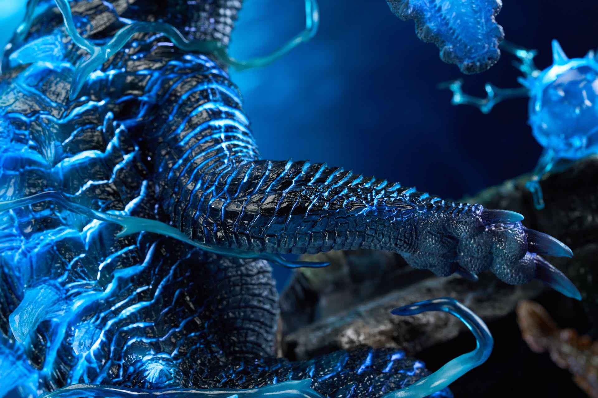 Monster Hunter Roaring Wild Studio Lagiacrus & Abyssal Lagiacrus Resin Statue