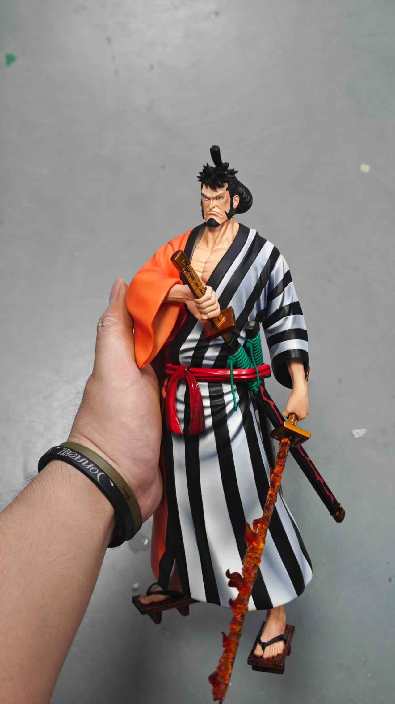 One Piece Ghost & Long Hu Studio Nine Red Scabbards Vol 1 Kinemon Resin Statue