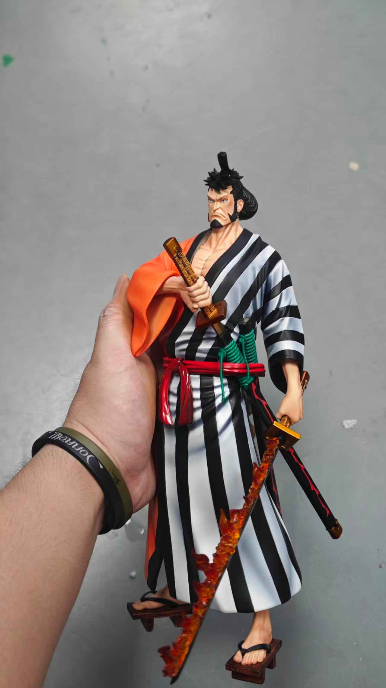 One Piece Ghost & Long Hu Studio Nine Red Scabbards Vol 1 Kinemon Resin Statue