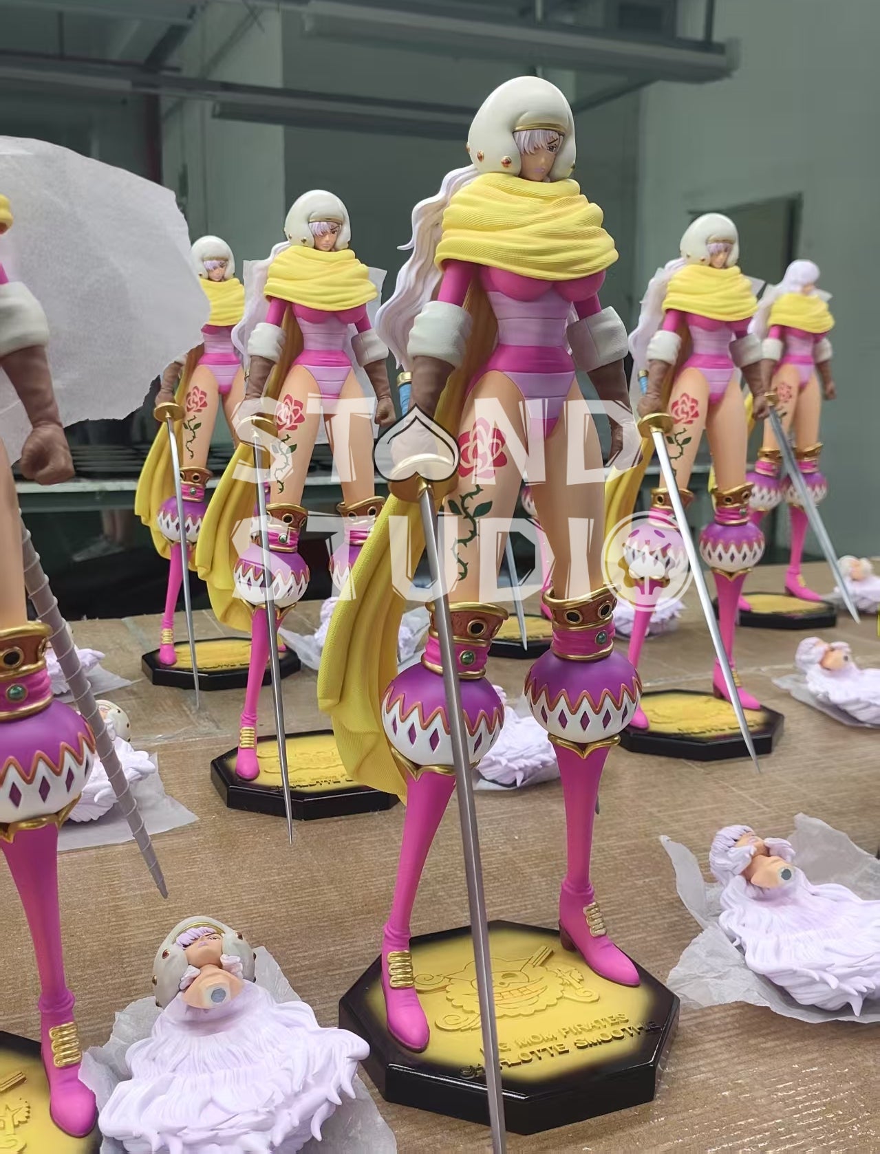 One Piece ~ Stand Studio ~ Charlotte Smoothie ~ Resin Statue