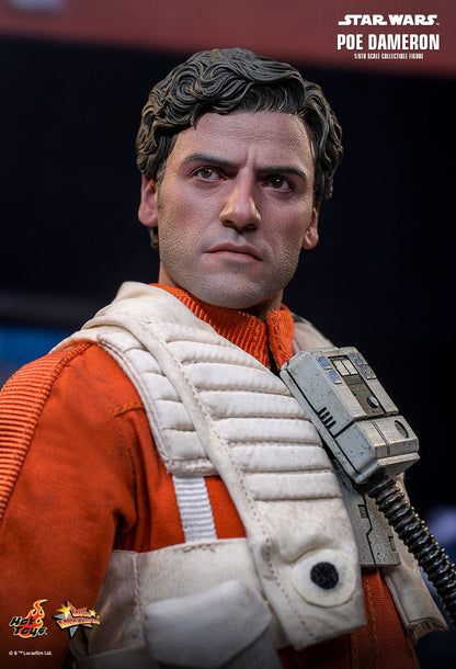 Star Wars Hot Toys  Poe Dameron MMS806 Licensed Action Figure