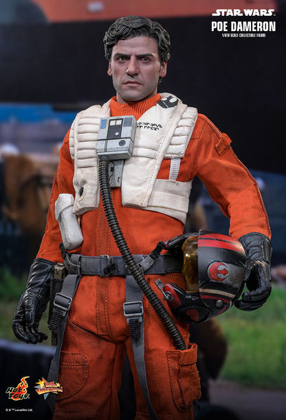 Star Wars Hot Toys  Poe Dameron MMS806 Licensed Action Figure