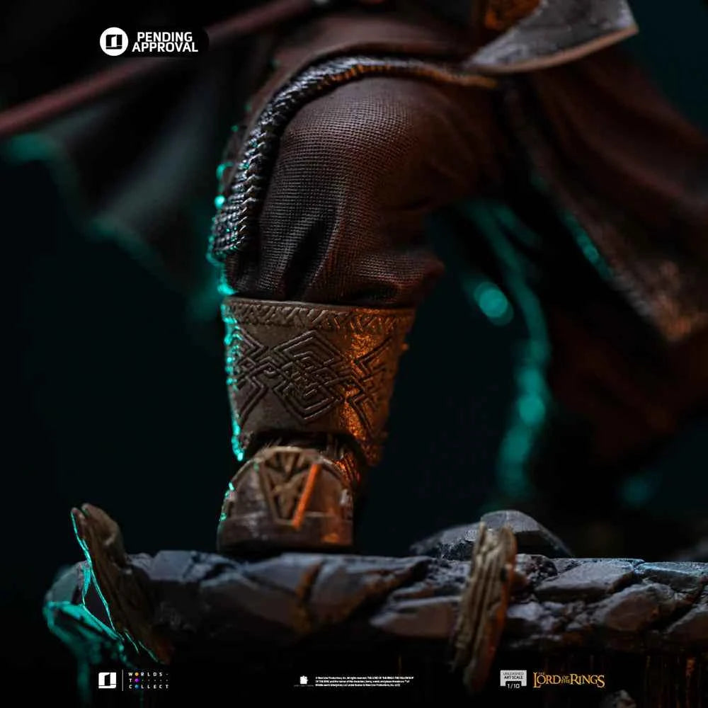 The Lord of the Rings Iron Studios Gimli Unleashed Art Scale WBLOR127625-10 1/10 Licensed Resin Statue
