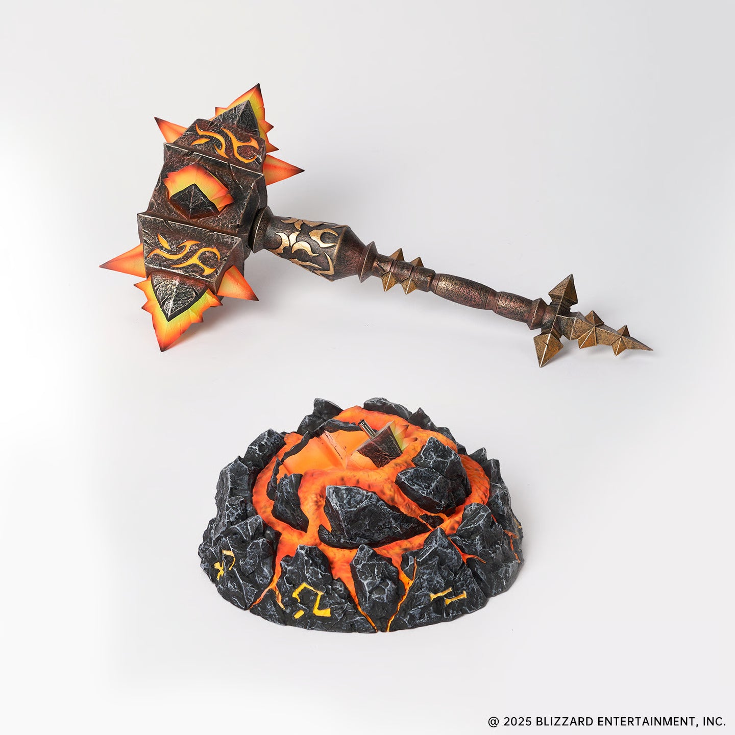 World of Warcraft Blizzard Saphiras Hand of Ragnaros BLZ012 Licensed Resin Statue